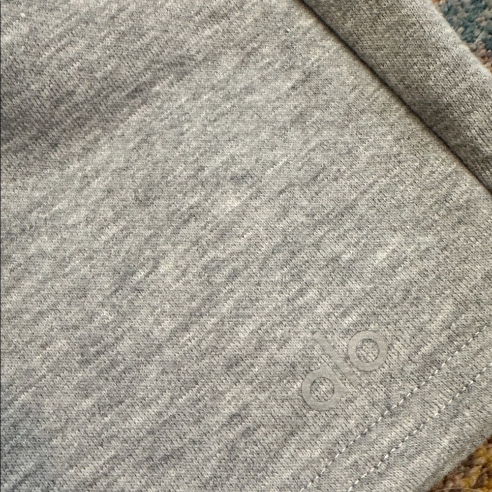 Alo Yoga High-Waist Easy Sweat Short Athletic Heather Grey XS NWT - Picture 6 of 6